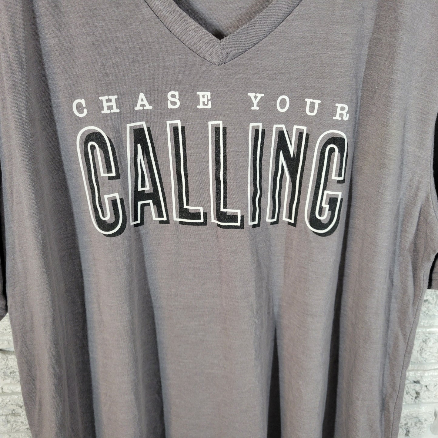 Things She Loves Womens XXL Tee Gray Chase Your Calling VNeck Short Sleeve GRA4E