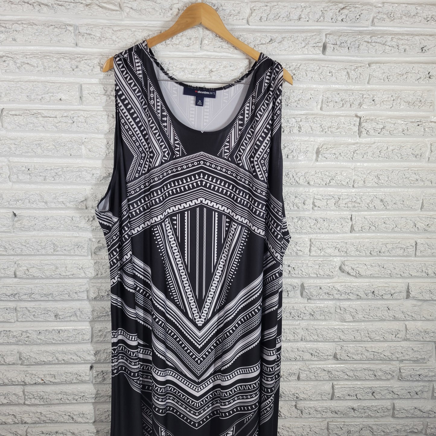 Denim 24/7 Sheath Dress 4X Plus Black White Geometric Midi Sleeveless GEO28E