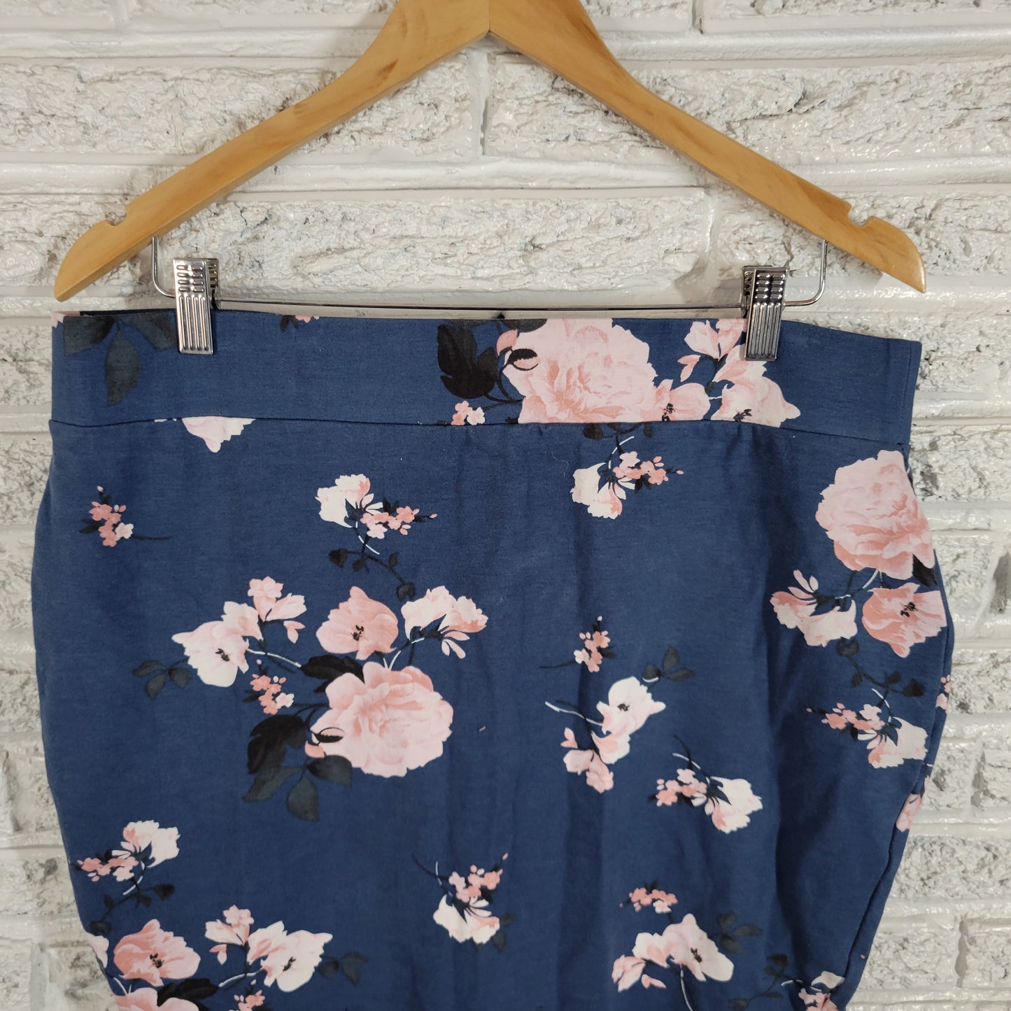 Torrid 1X Skirt Womens Plus Blue Floral Mini Pencil Slit Pull On FLO209E