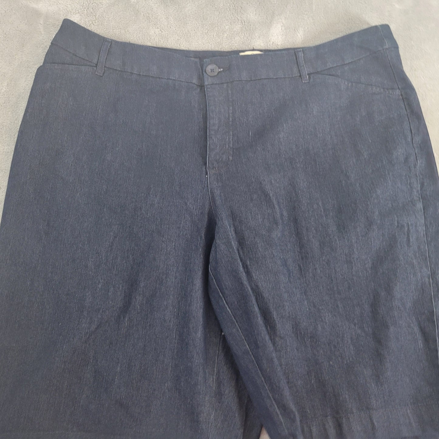 St John's Bay Womens 22W Bermuda Denim Shorts Dark Wash Blue Stretch SHO5E