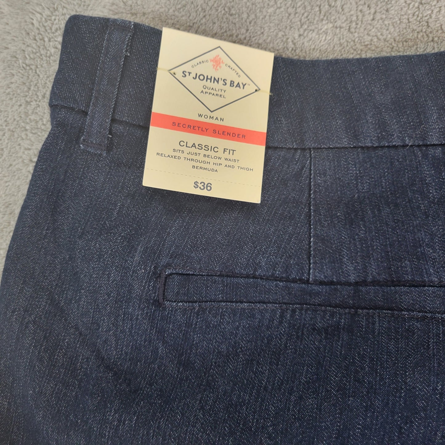 St John's Bay Womens 22W Bermuda Denim Shorts Dark Wash Blue Stretch SHO5E