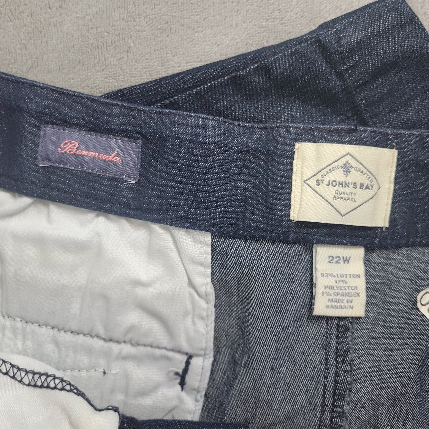 St John's Bay Womens 22W Bermuda Denim Shorts Dark Wash Blue Stretch SHO5E