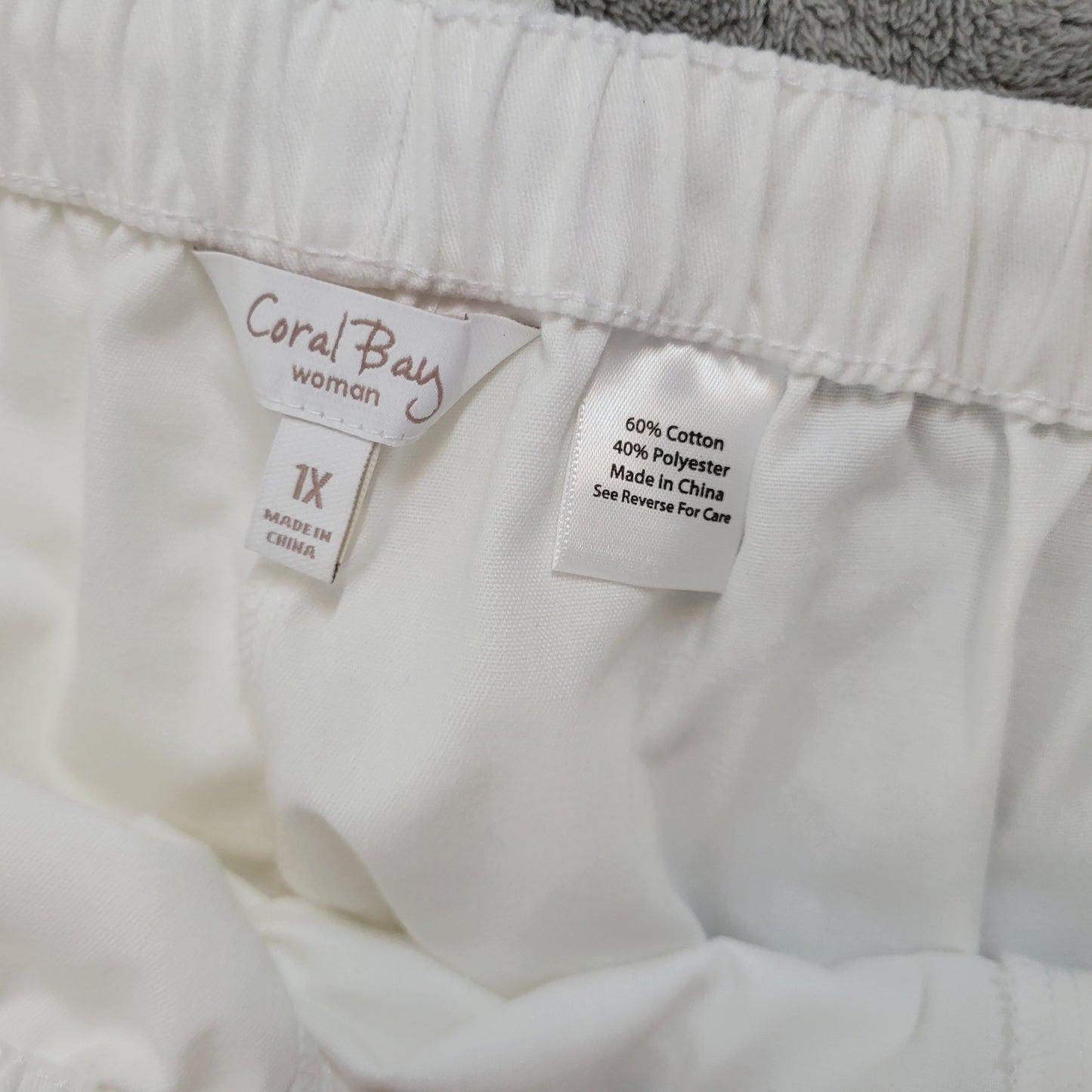Coral Bay 1X Capri Pants Womens Plus White Drawstring Pull On 18.5 Inseam WHI18E