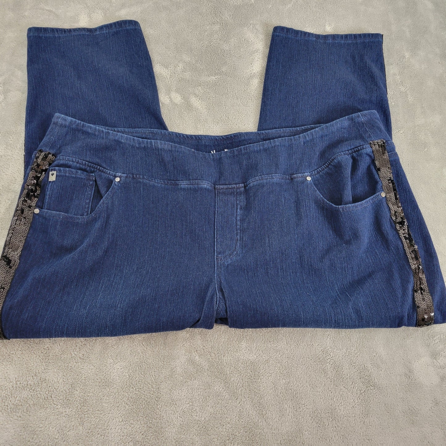 Belle Kim Gravel 28WP Jeans Womens Petite Capri Sequin Dark Wash Stretch CAP15E