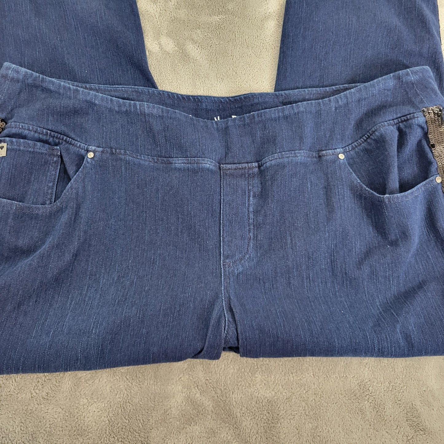 Belle Kim Gravel 28WP Jeans Womens Petite Capri Sequin Dark Wash Stretch CAP15E