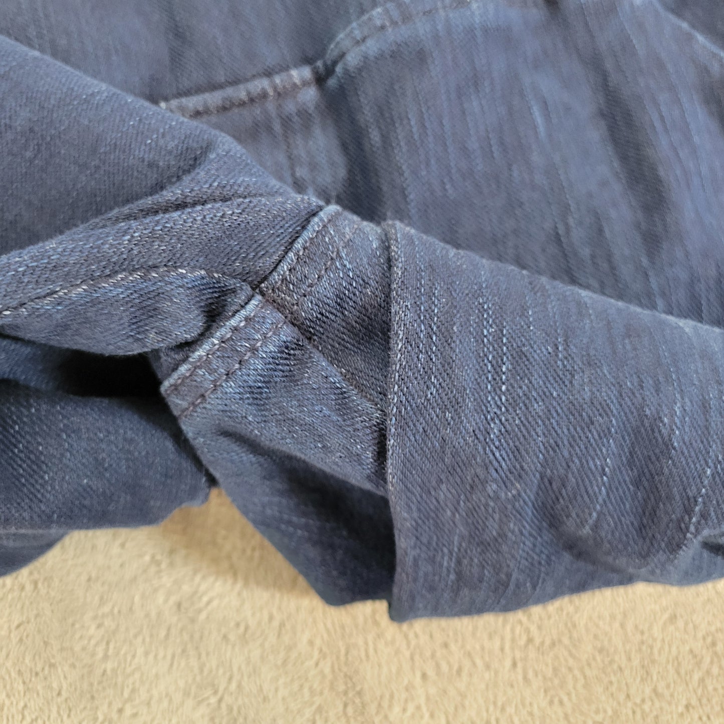 Belle Kim Gravel 28WP Jeans Womens Petite Capri Sequin Dark Wash Stretch CAP15E