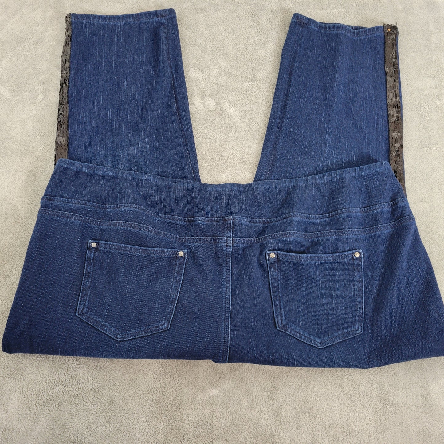 Belle Kim Gravel 28WP Jeans Womens Petite Capri Sequin Dark Wash Stretch CAP15E