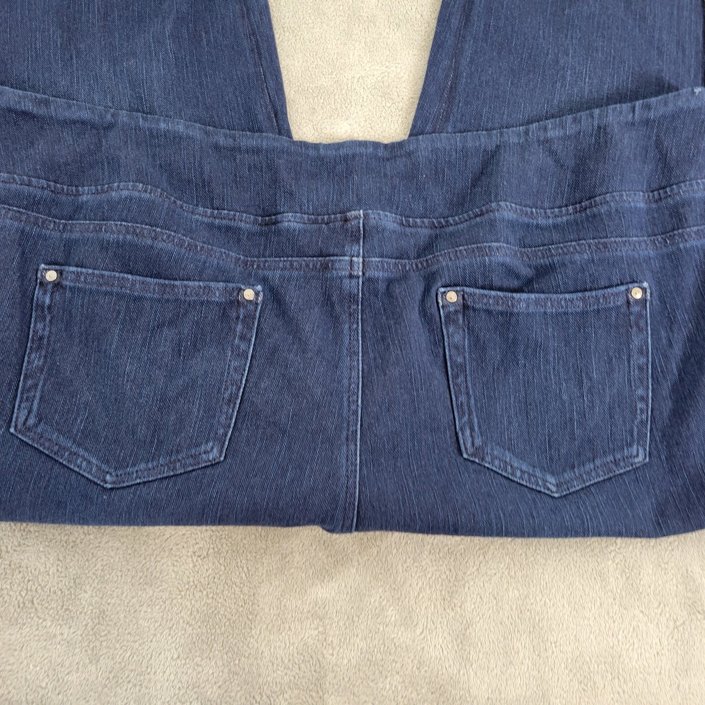 Belle Kim Gravel 28WP Jeans Womens Petite Capri Sequin Dark Wash Stretch CAP15E