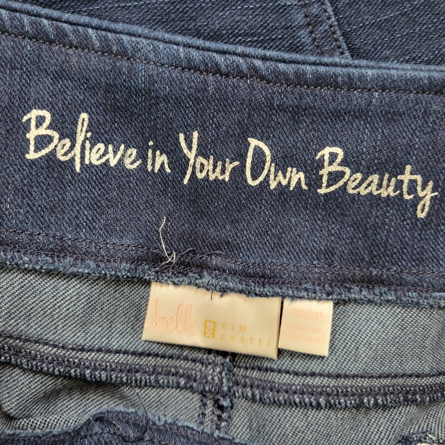 Belle Kim Gravel 28WP Jeans Womens Petite Capri Sequin Dark Wash Stretch CAP15E