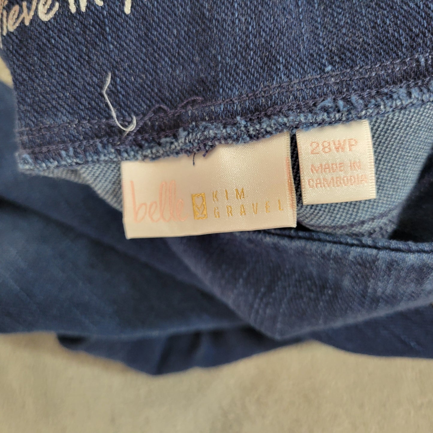 Belle Kim Gravel 28WP Jeans Womens Petite Capri Sequin Dark Wash Stretch CAP15E