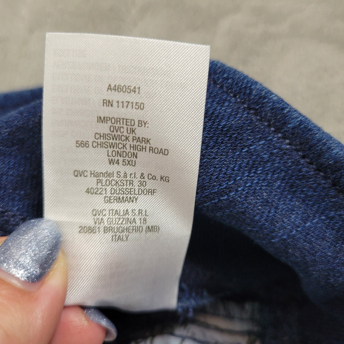 Belle Kim Gravel 28WP Jeans Womens Petite Capri Sequin Dark Wash Stretch CAP15E