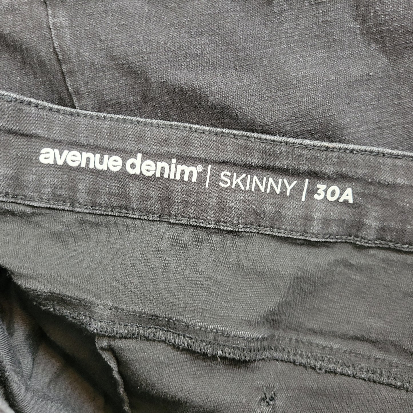 Avenue Skinny Jeans 30 Plus Black Rhinestone Elastic Waist Denim 5-Pocket SKI24E