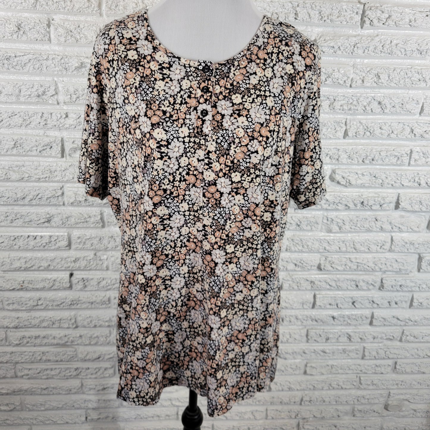 Denim & Co 1X Multicolor Floral Tunic Top Short Sleeve Round Neck Blouse FLO214E