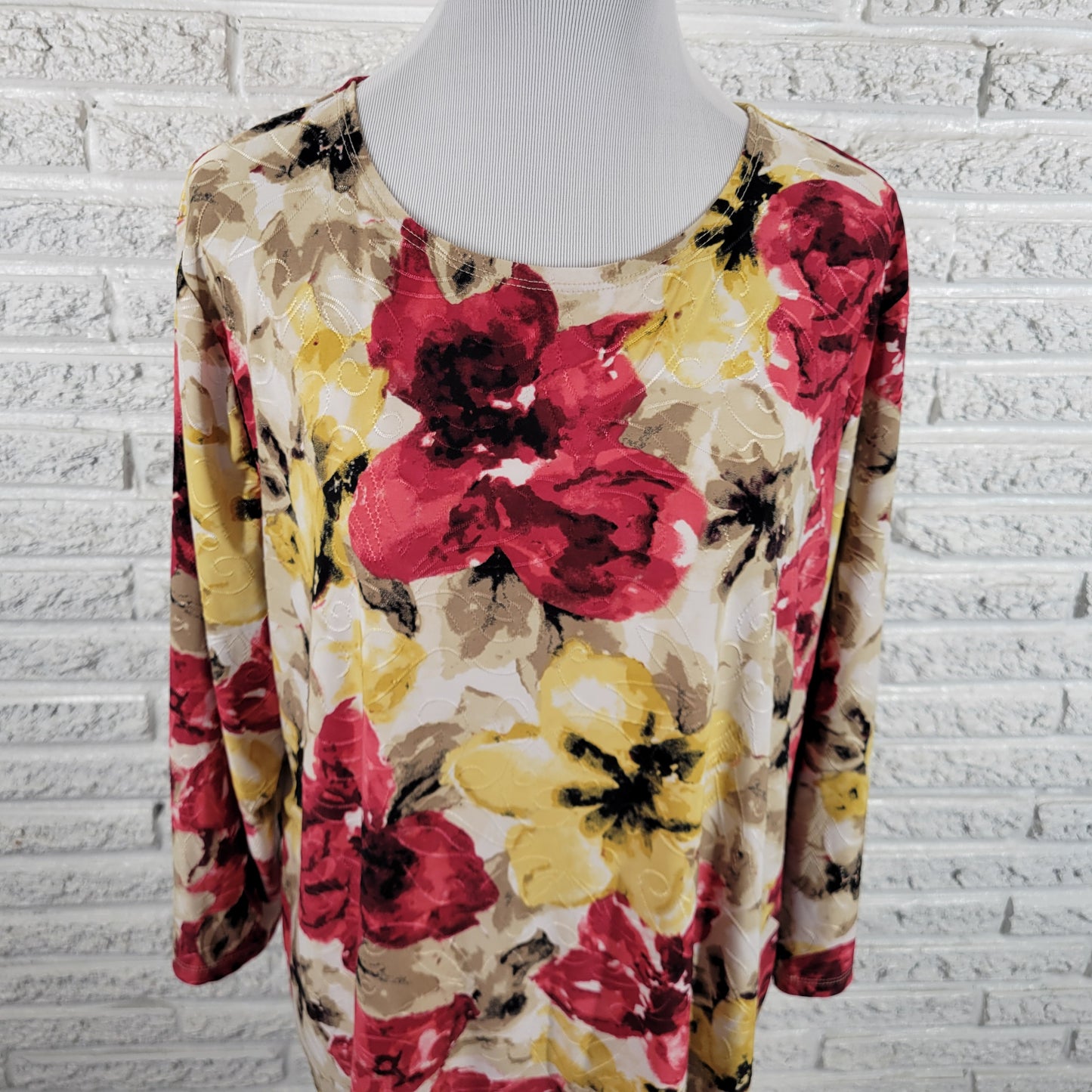 JM Collection 2X Floral Embroidered Blouse Top Round Neck Stretch FLO207E