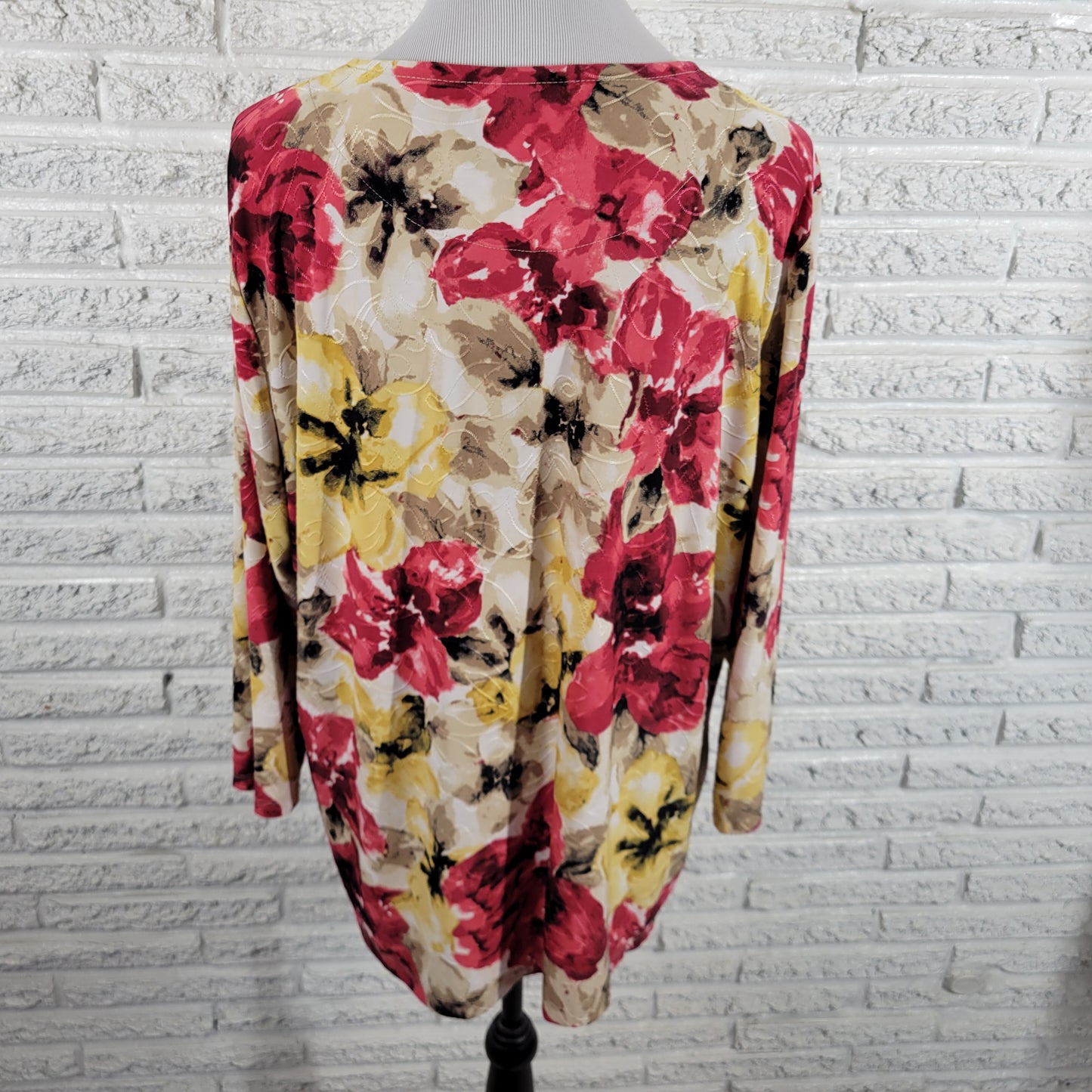 JM Collection 2X Floral Embroidered Blouse Top Round Neck Stretch FLO207E