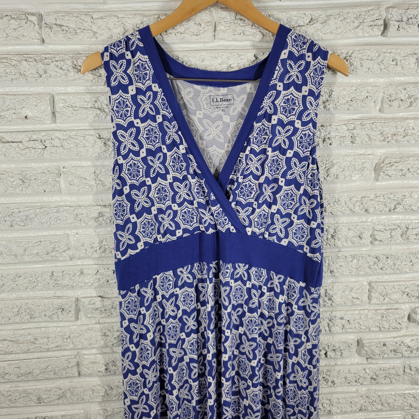 LL Bean Womens Blue White Geometric Sheath Dress XL Sleeveless V-Neck GEO107XE