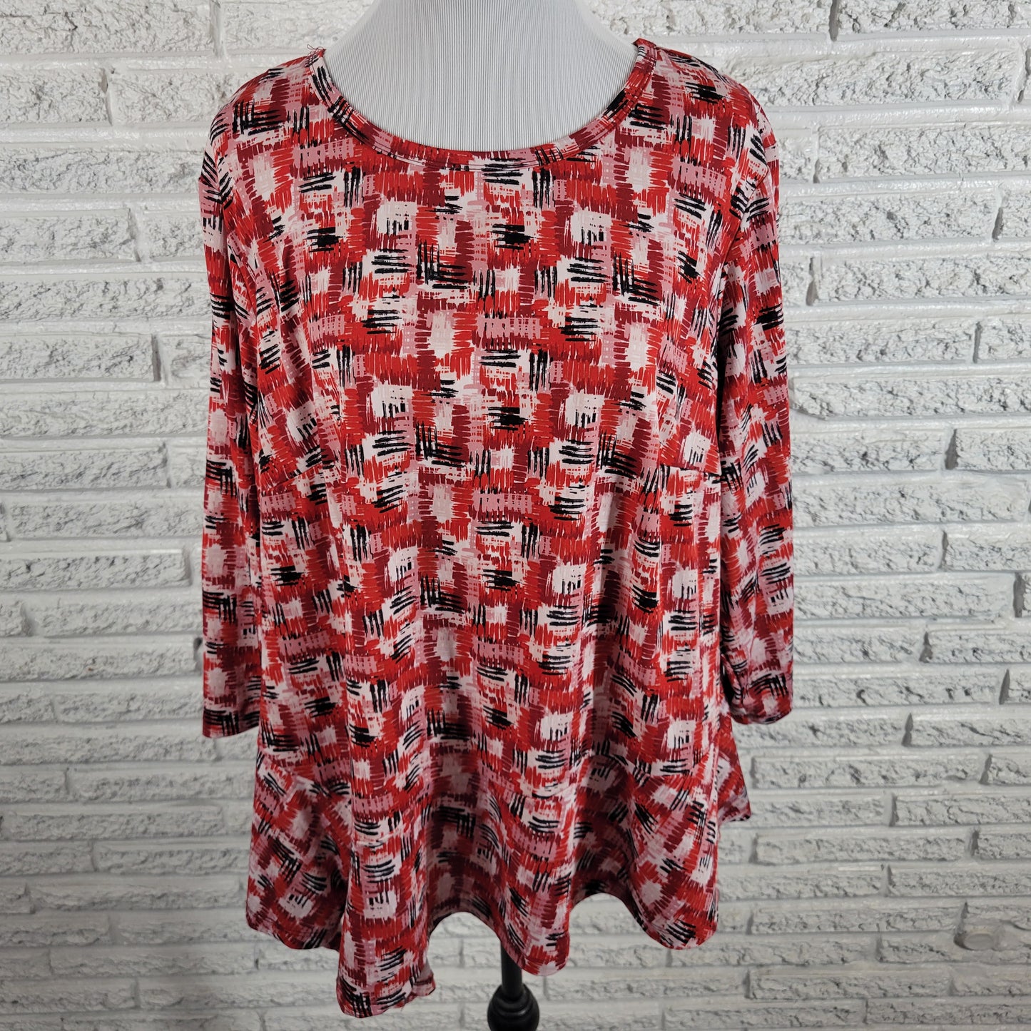 Zac & Rachel Women 2X Red Black Geometric Handkerchief Hem Blouse GEO150XE