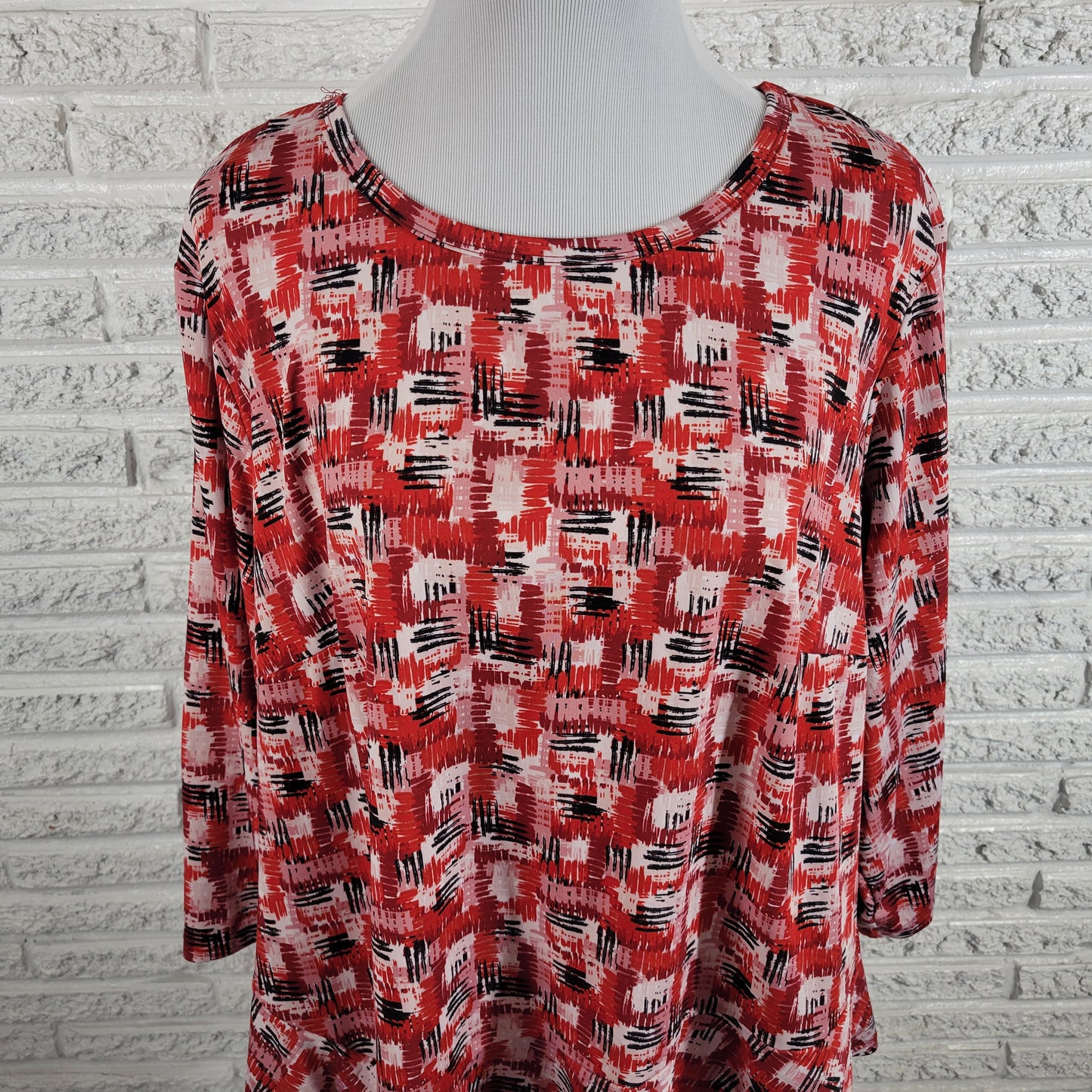 Zac & Rachel Women 2X Red Black Geometric Handkerchief Hem Blouse GEO150XE
