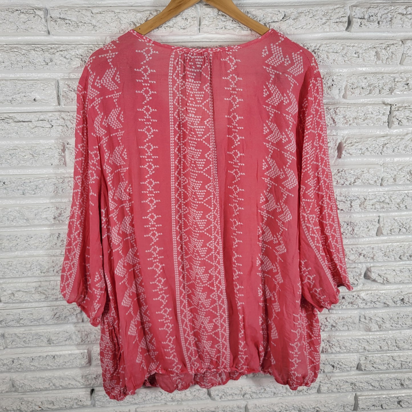 Catherines 3X Tunic Top Pink White Geometric VNeck Button Sheer Plus GEO141E