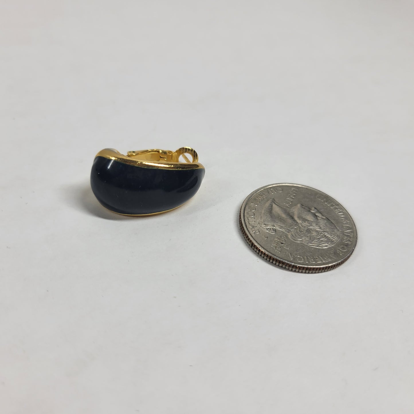 Vintage Gold Tone Black Enamel Omega Back Pierced Chunky Earrings E142E