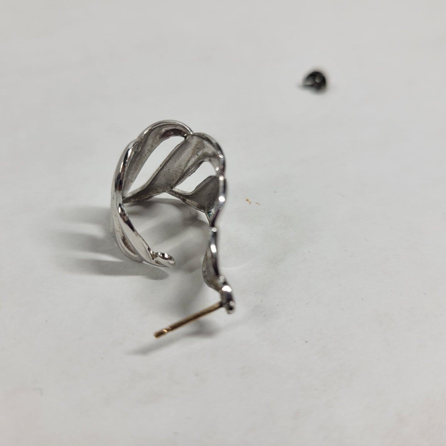 Vintage Silver Tone Openwork Swirl J Hoop Post Earrings Abstract Cutout E134E