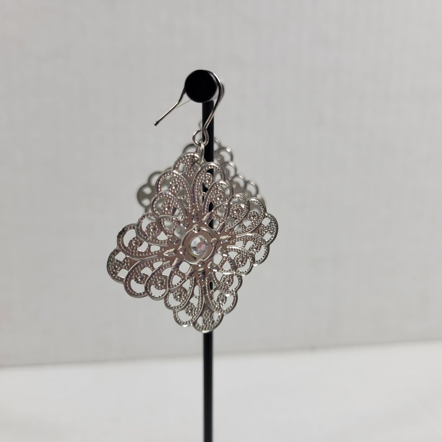 Vintage Silver Tone Filigree Drop Earrings Openwork Rhinestone Diamond E136E
