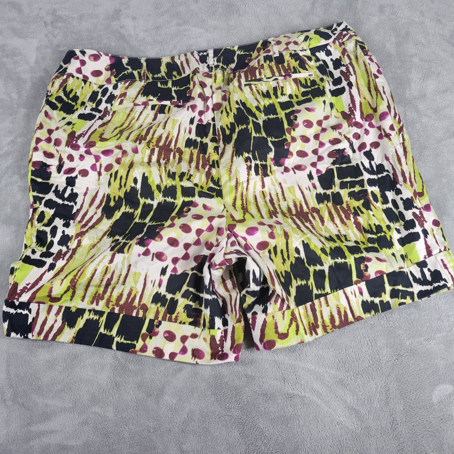 Lane Bryant 24 Shorts Green Purple Watercolor Cuffed Cotton Blend Casual WAT87E