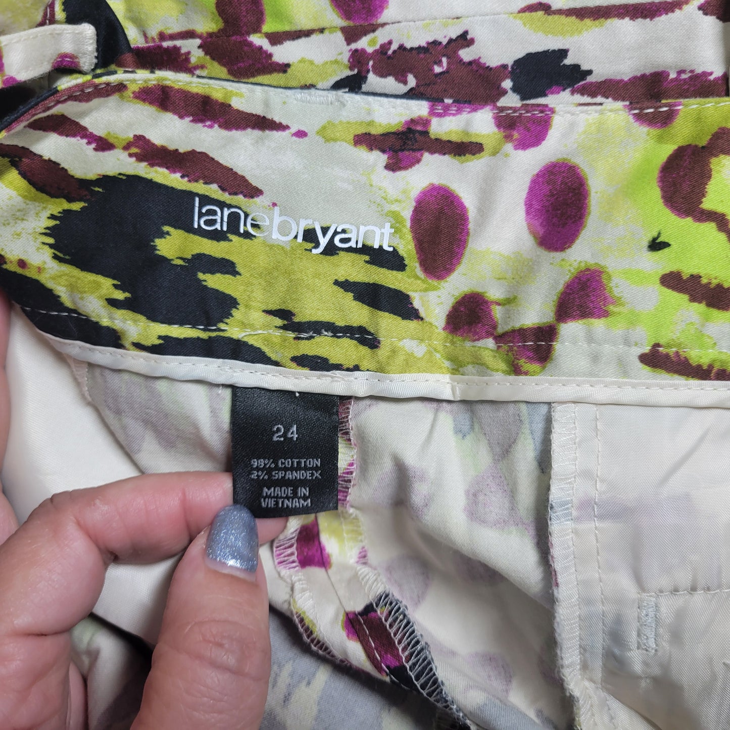Lane Bryant 24 Shorts Green Purple Watercolor Cuffed Cotton Blend Casual WAT87E