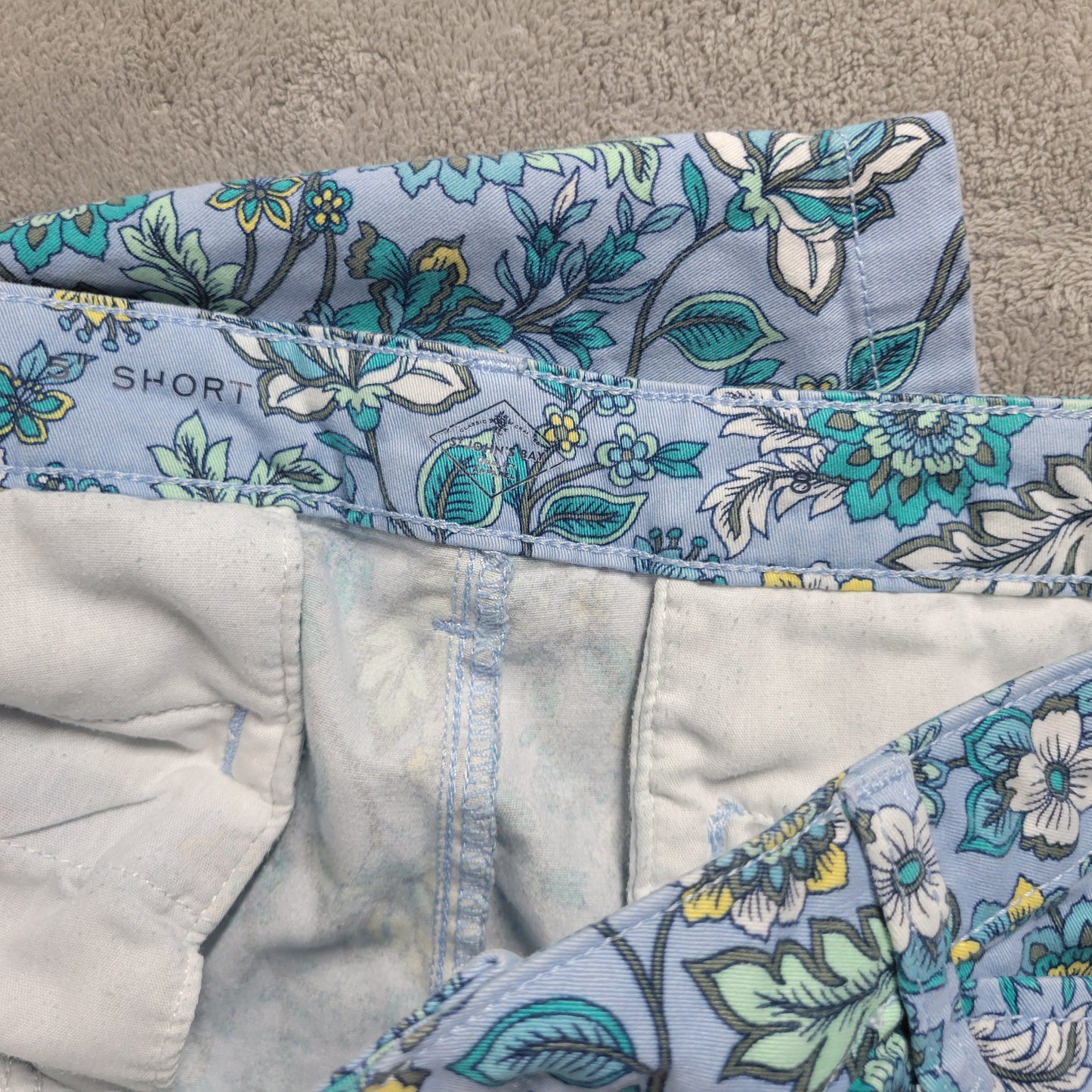 St. John's Bay 18 Shorts Blue Floral Elastic Waist Cotton Blend Pockets FLO121XE