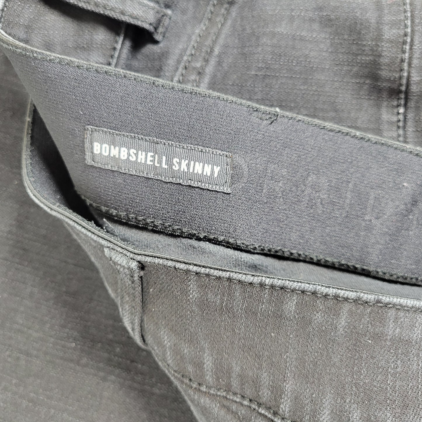 Torrid Black Skinny Cropped Jeans Size 24 Plus Bombshell Elastic Waist SKI27E
