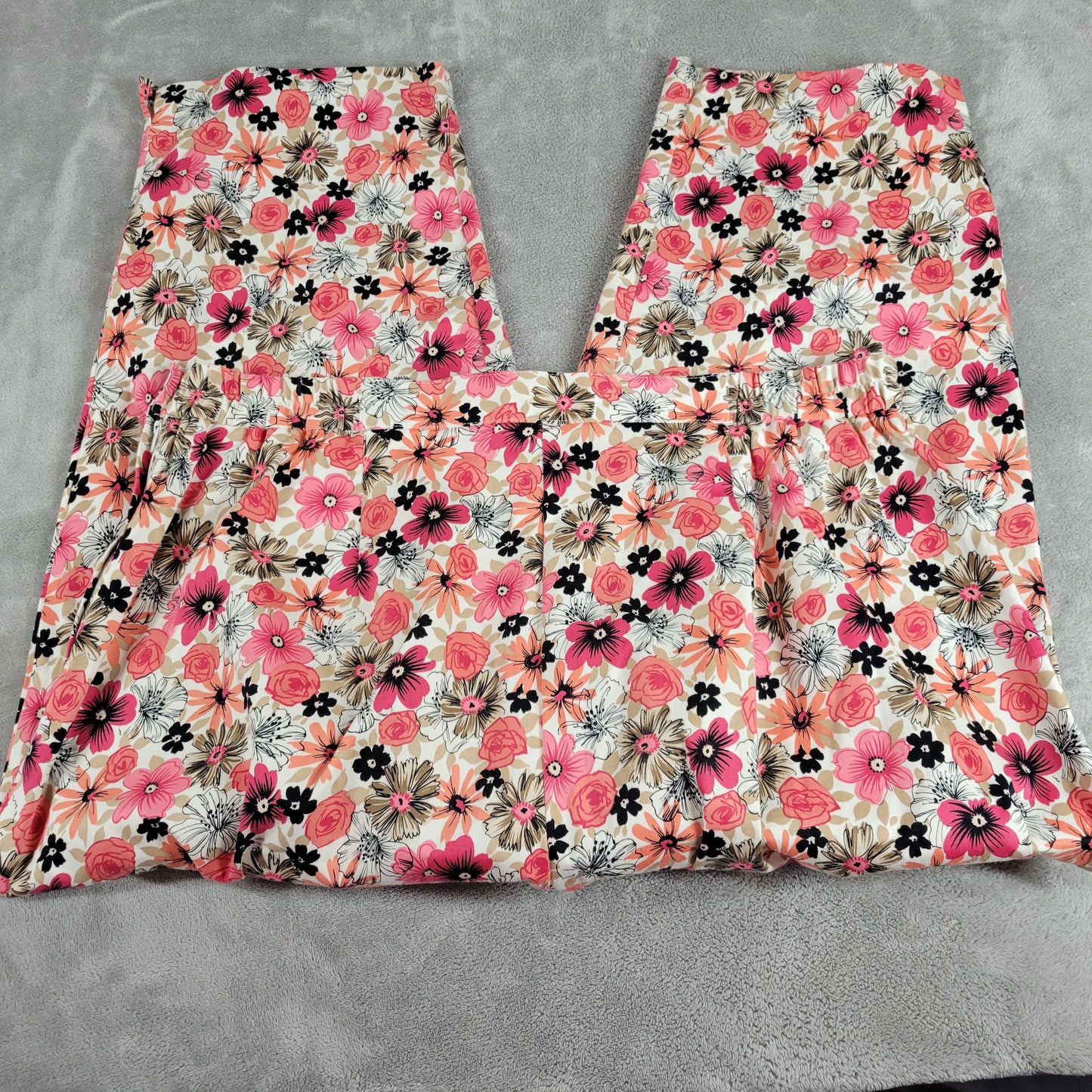 New York Clothing Co Floral Capri Pants Size 22W Black Pink Slit FLO233E