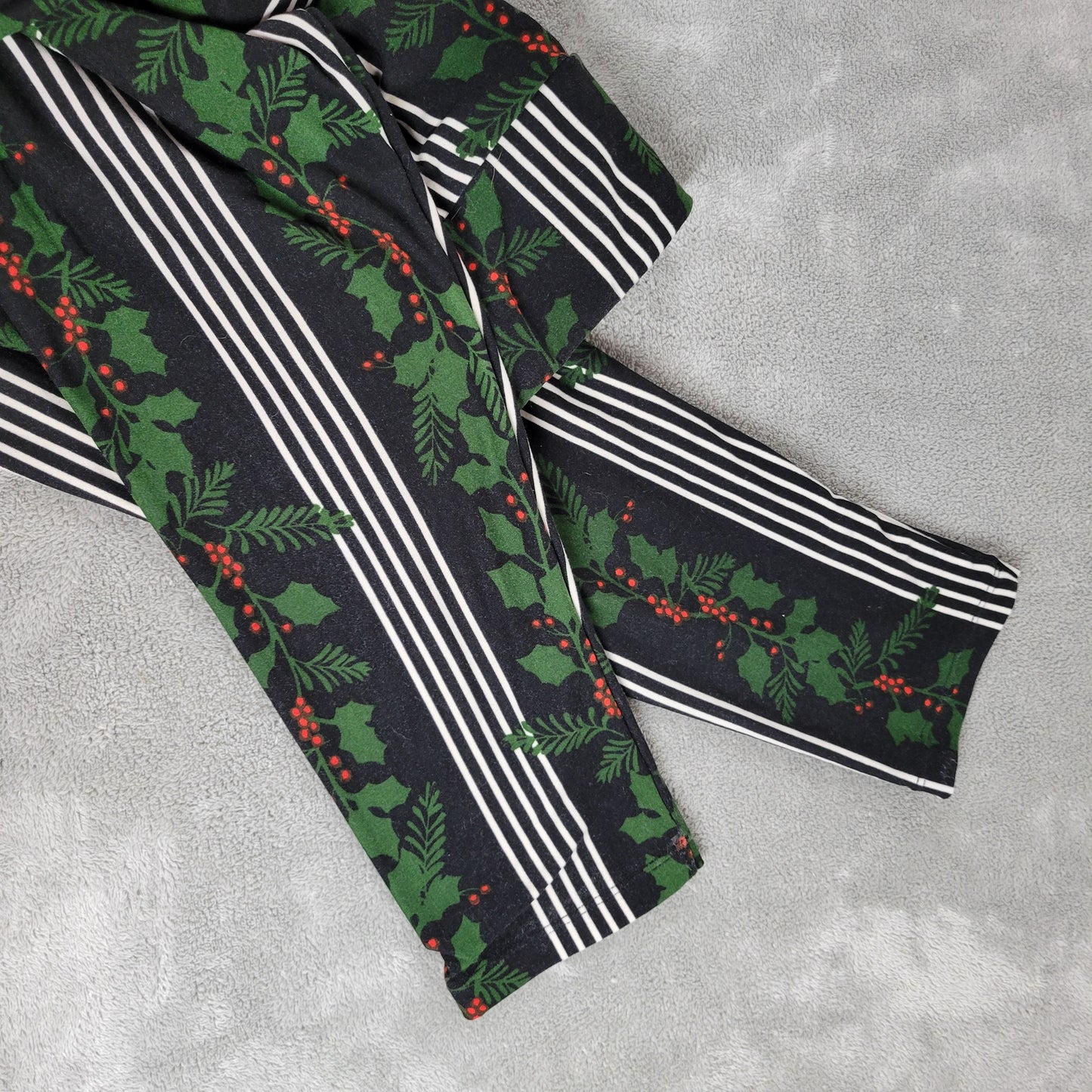 LuLaRoe Christmas Leggings Womens TC2 Holly Berry Stripes Black Green FLO227E