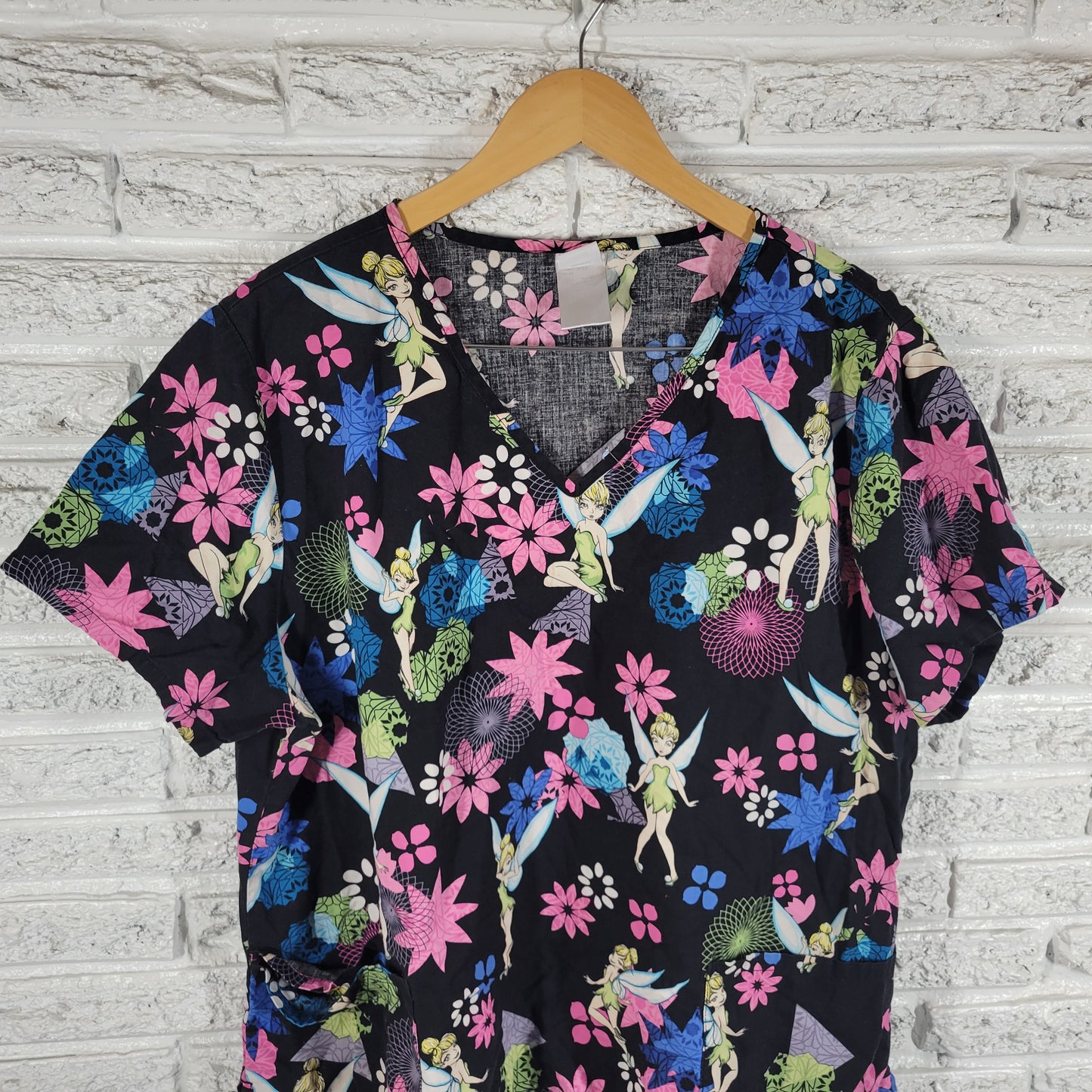 Disney Tinkerbell Scrub Top XL Multi Color Floral Cotton Nurse Medical NOV100E