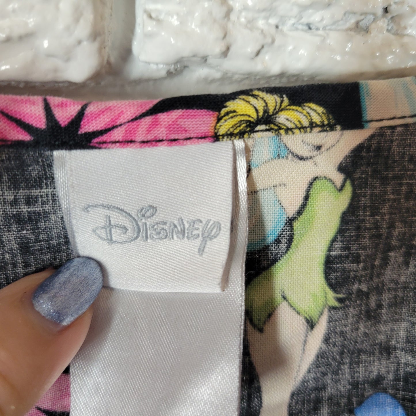 Disney Tinkerbell Scrub Top XL Multi Color Floral Cotton Nurse Medical NOV100E