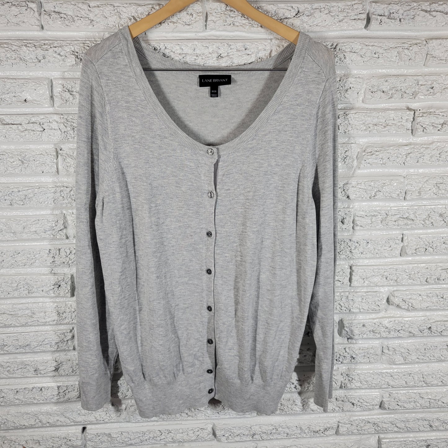 Lane Bryant Cardigan Sweater Womens 18/20 Gray  Crew Neck Tight Knit Plus GRA84E