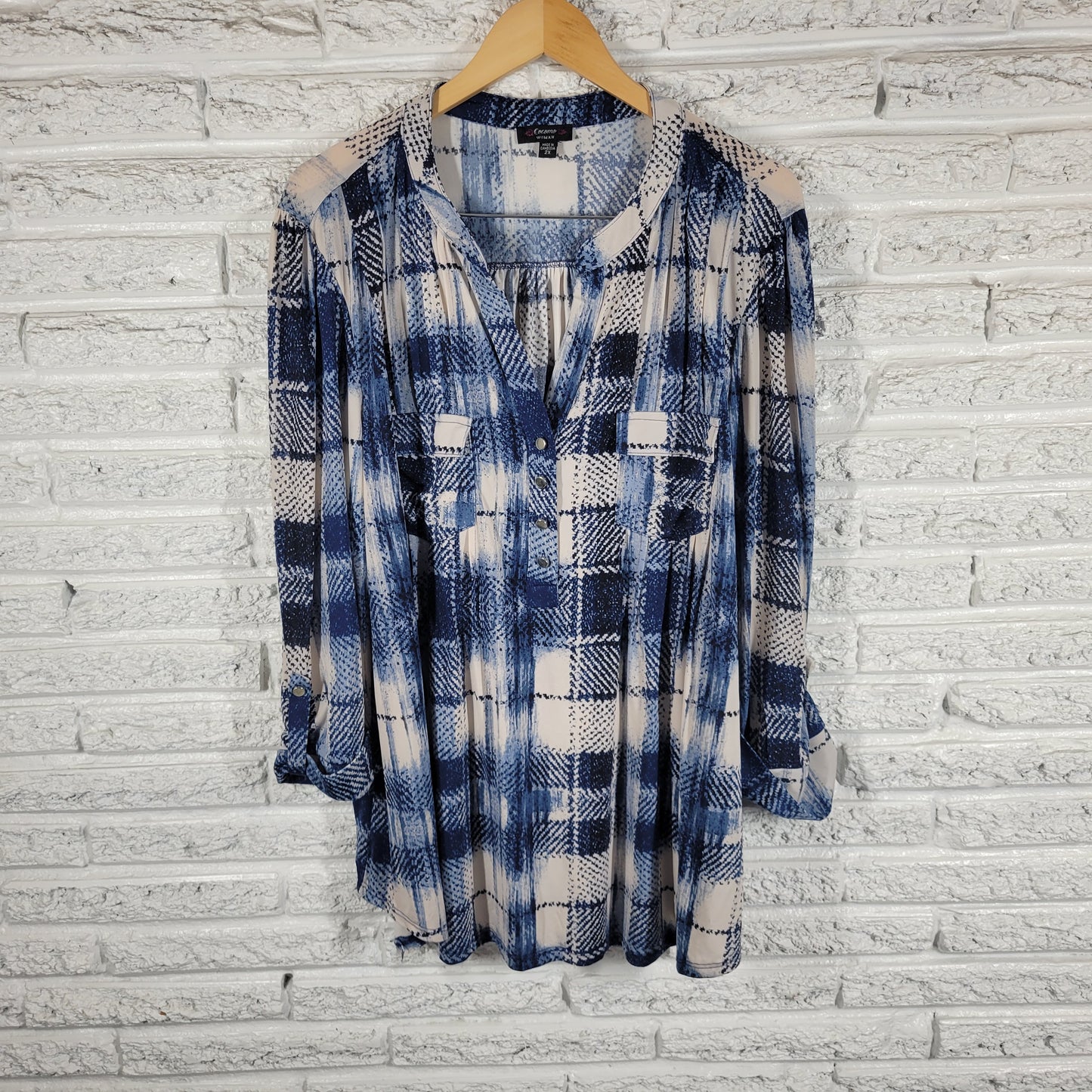 Cocomo Top Womens 2X Blue White Plaid V-Neck Button Up Roll Tab Sleeve PLA14E
