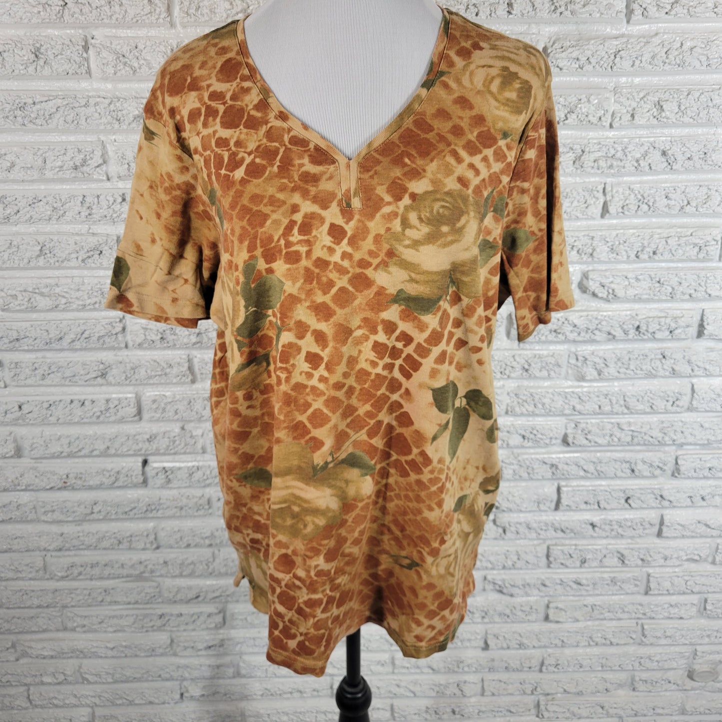 St. John's Bay Womens Tee 1X Brown Green Animal Print Floral V-Neck FLO240XE