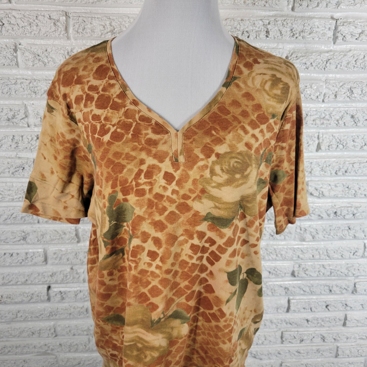 St. John's Bay Womens Tee 1X Brown Green Animal Print Floral V-Neck FLO240XE