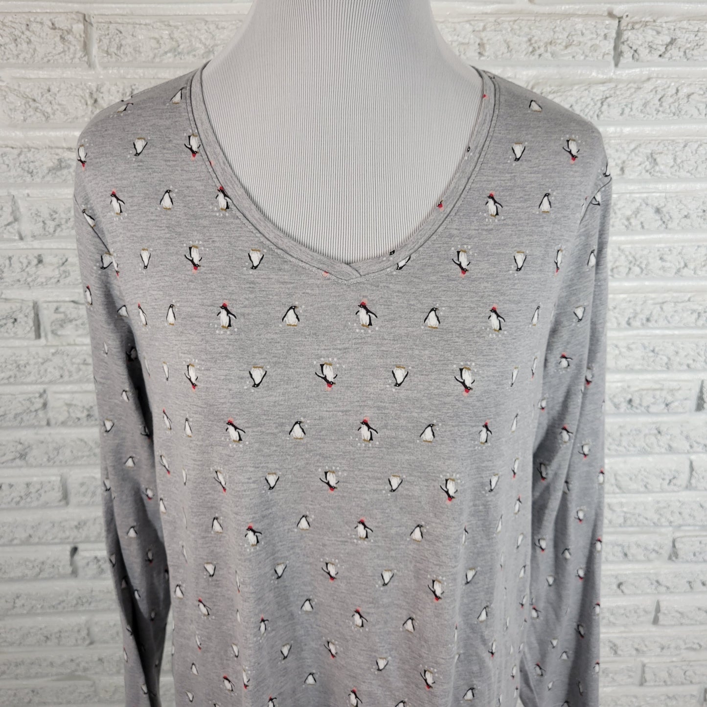 Croft & Barrow Womens Tee 2XL Plus Gray Penguins Print Long Sleeve V-Neck GRA89E