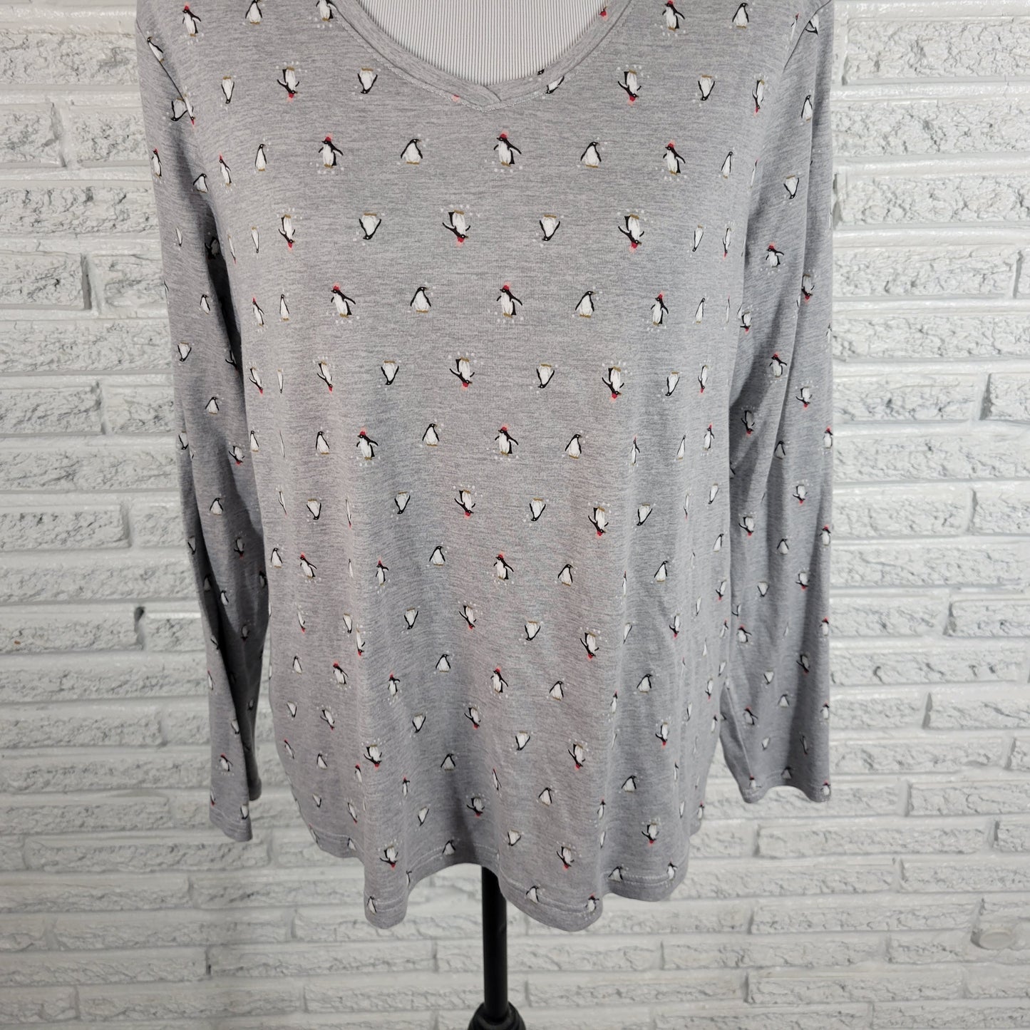 Croft & Barrow Womens Tee 2XL Plus Gray Penguins Print Long Sleeve V-Neck GRA89E