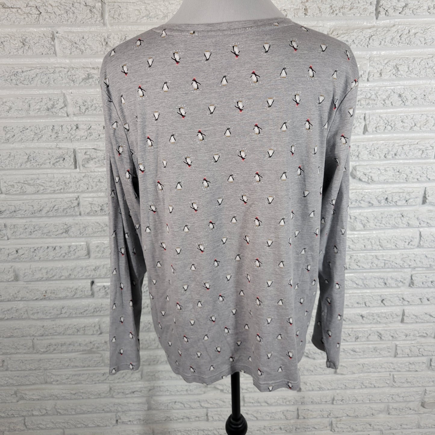 Croft & Barrow Womens Tee 2XL Plus Gray Penguins Print Long Sleeve V-Neck GRA89E