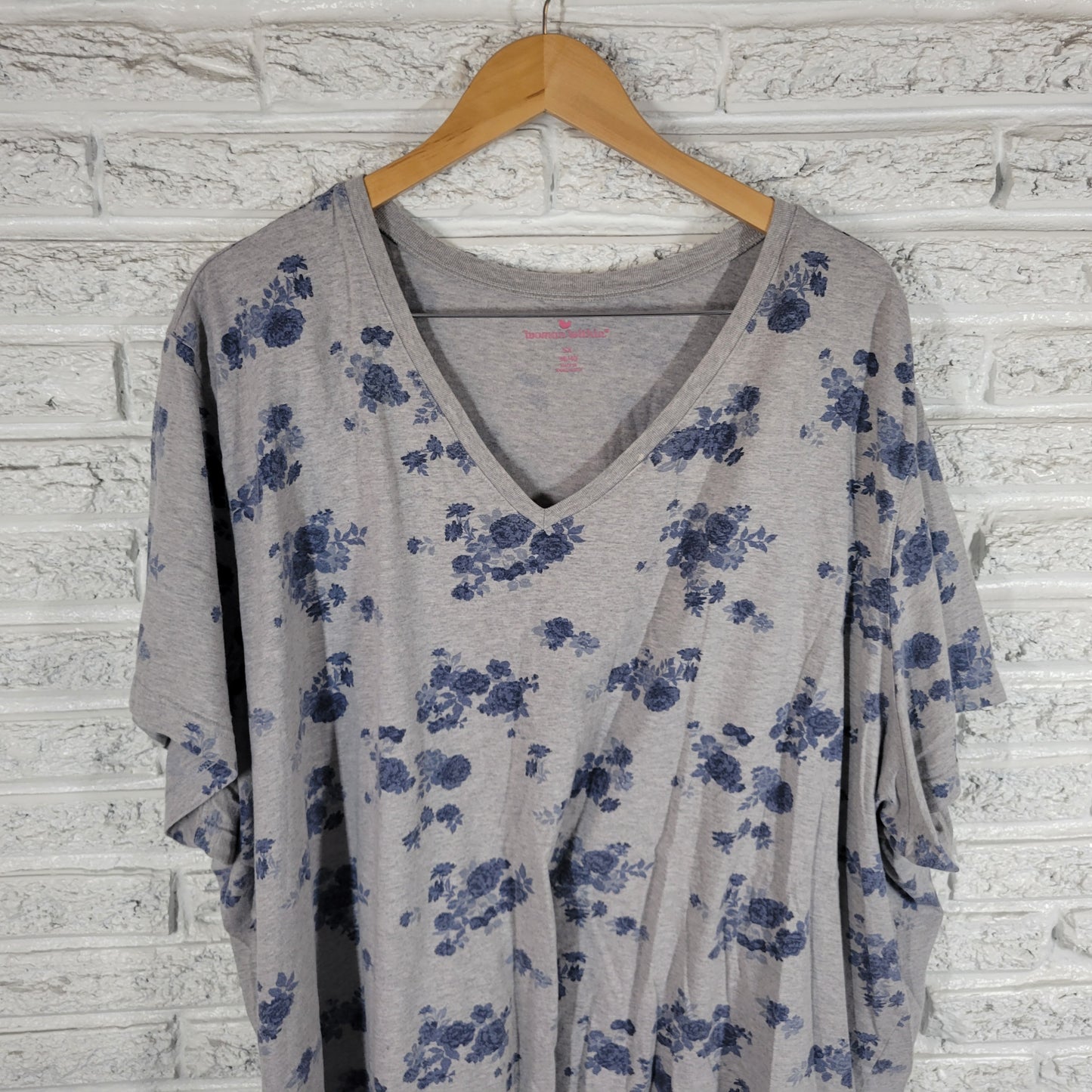 Woman Within 5X Tunic Tee Shirt Plus Blue Gray Floral V-Neck FLO51E