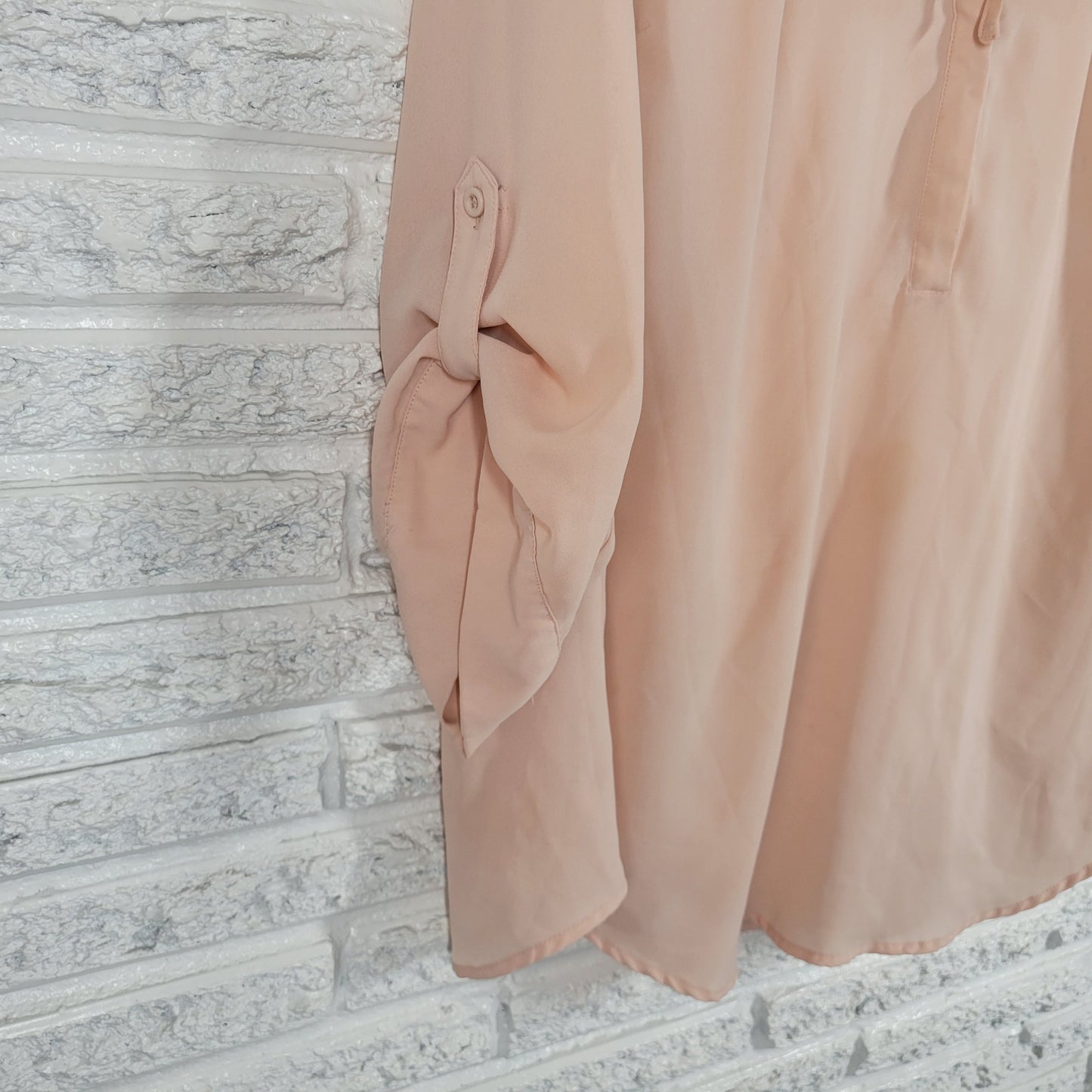 Torrid 3X Pale Pink Sheer Button Up Top 3/4 Roll Tab Sleeve Keyhole PIN10E