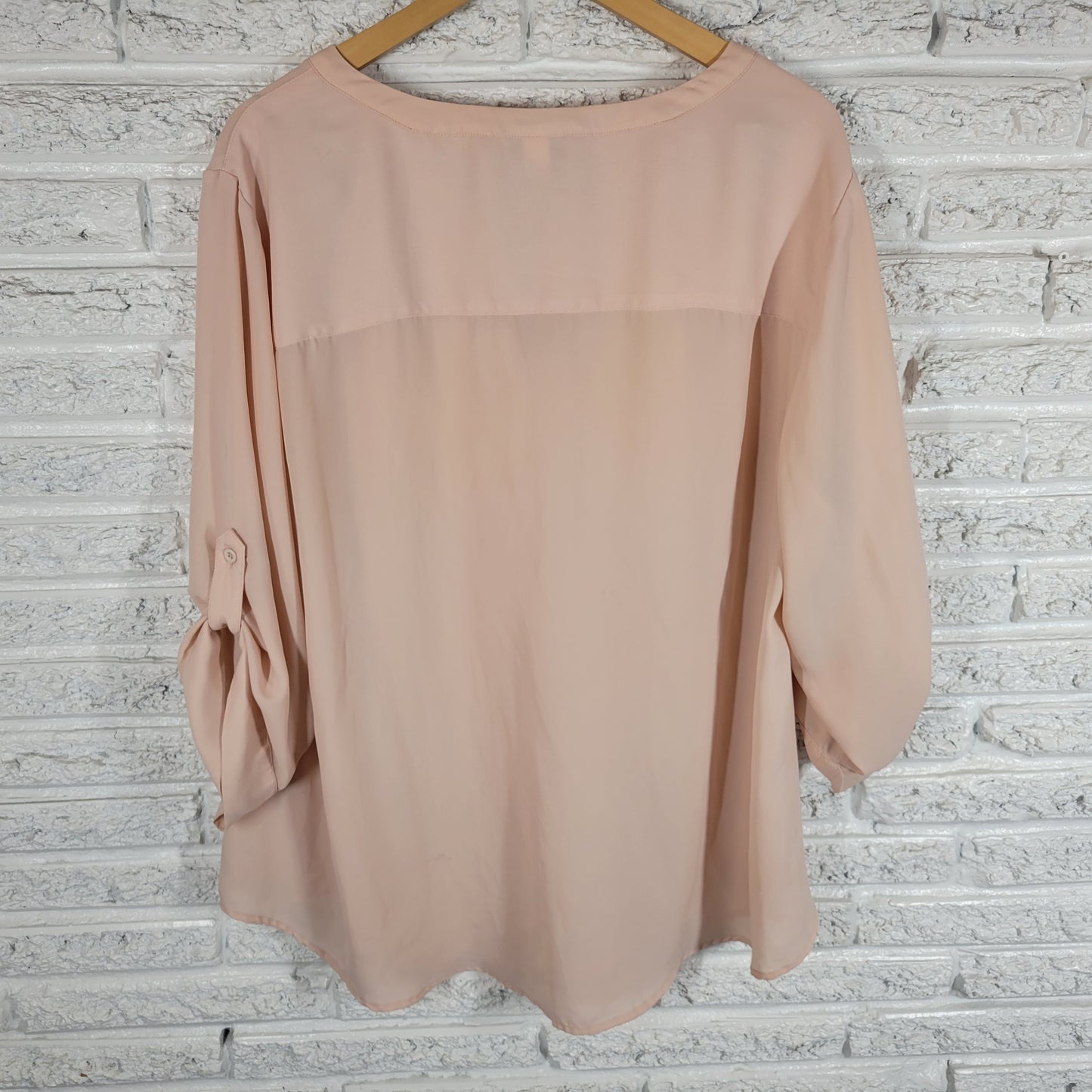 Torrid 3X Pale Pink Sheer Button Up Top 3/4 Roll Tab Sleeve Keyhole PIN10E
