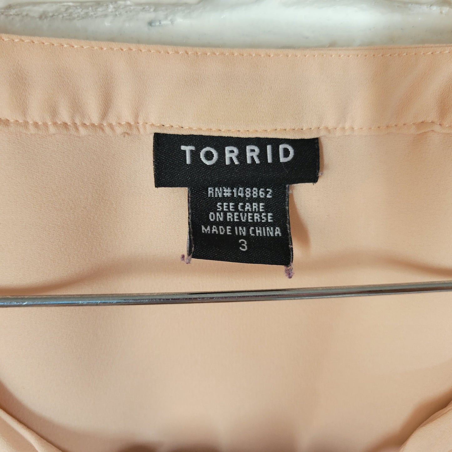 Torrid 3X Pale Pink Sheer Button Up Top 3/4 Roll Tab Sleeve Keyhole PIN10E
