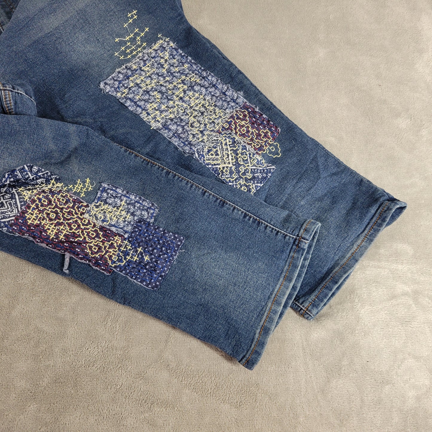 Cato 1946 Patchwork Capri Jeans 20W Plus Distressed Embroidered Dark Wash CAP22E