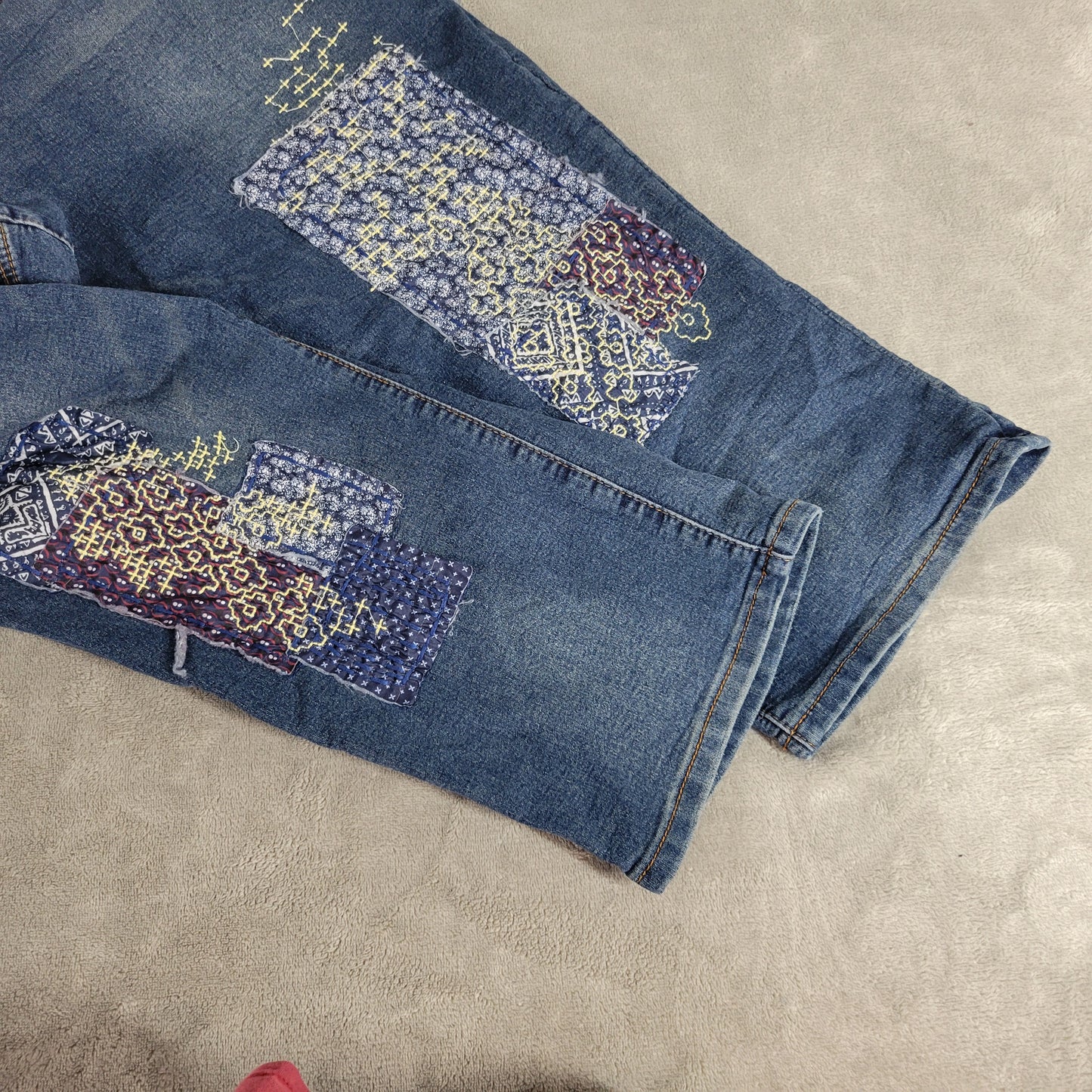 Cato 1946 Patchwork Capri Jeans 20W Plus Distressed Embroidered Dark Wash CAP22E
