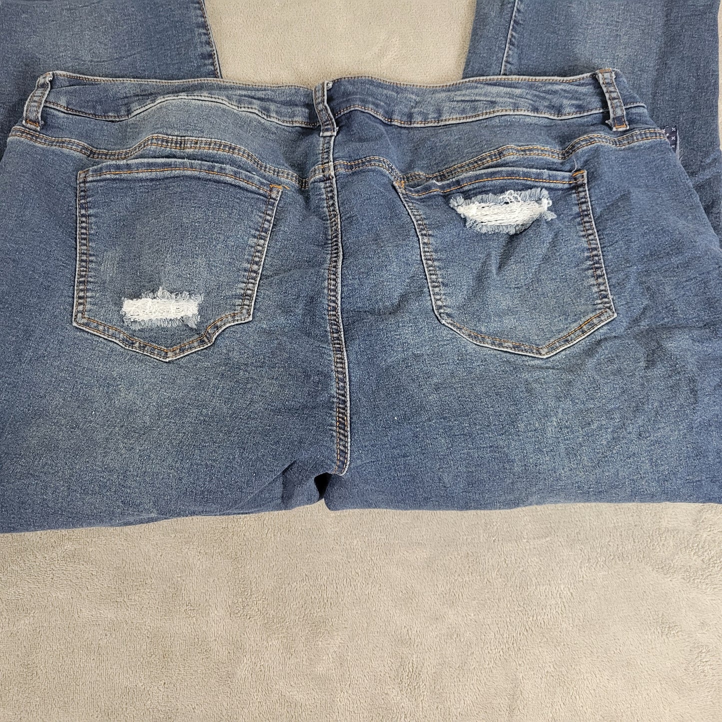Cato 1946 Patchwork Capri Jeans 20W Plus Distressed Embroidered Dark Wash CAP22E