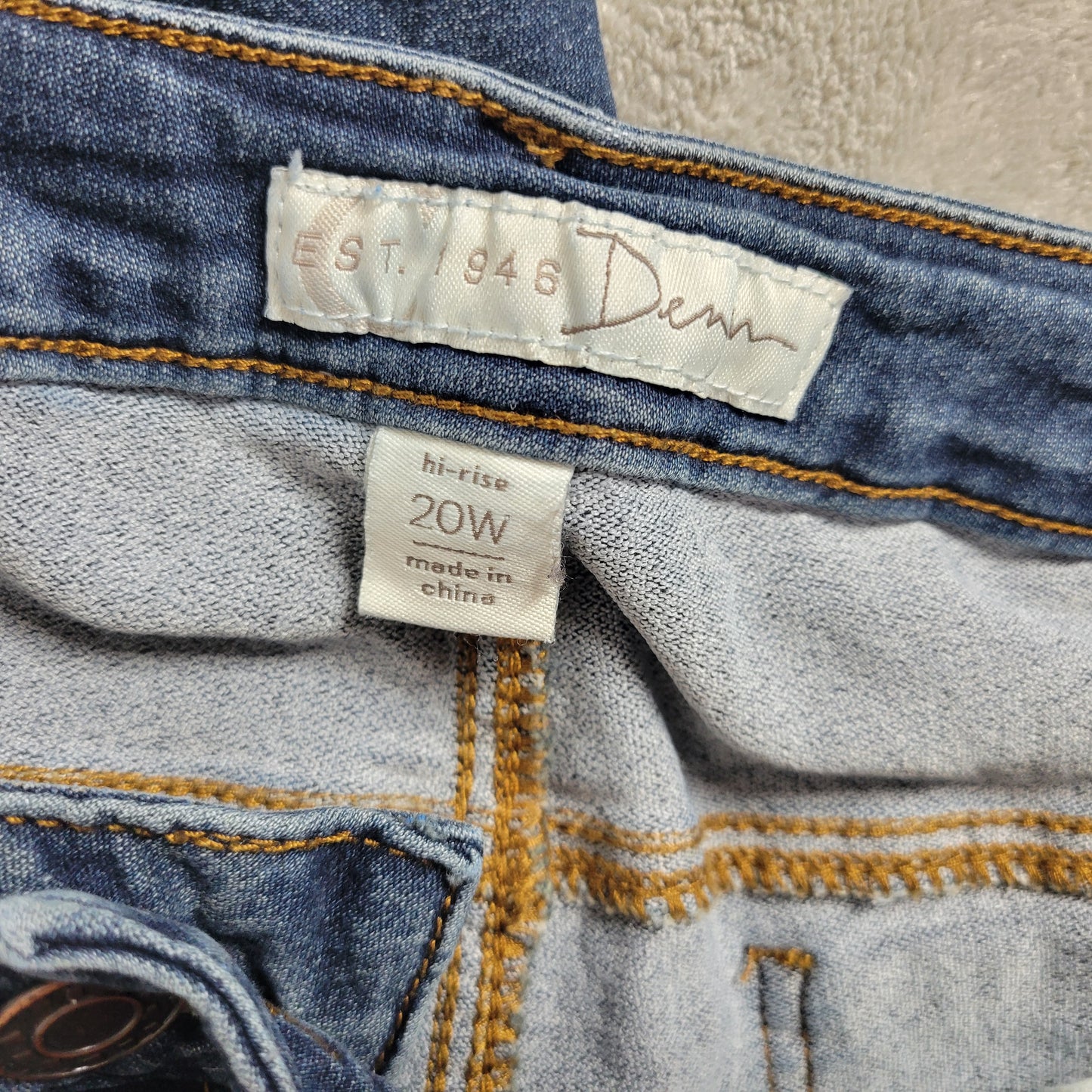 Cato 1946 Patchwork Capri Jeans 20W Plus Distressed Embroidered Dark Wash CAP22E