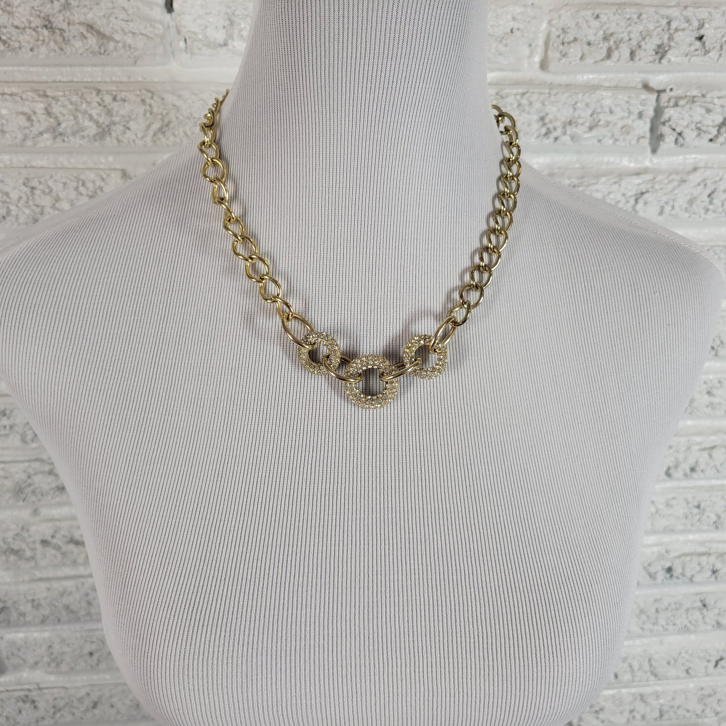 Gold Tone Rhinestone Interlocking Ring Chunky Chain Collar Necklace 16-19" N32E